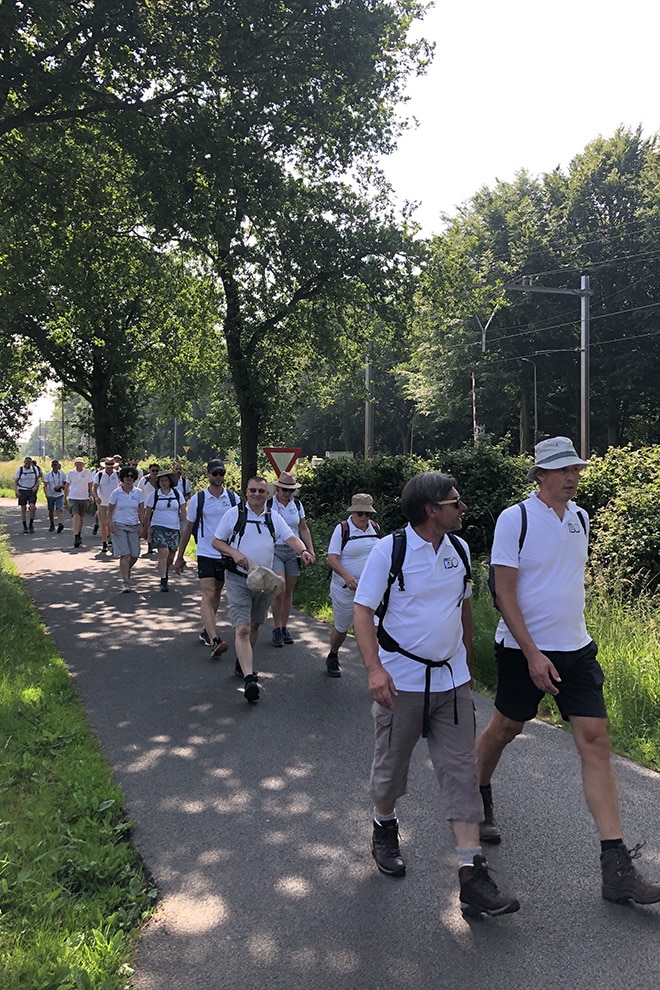 Familie, vrienden en medewerkers lopen mee