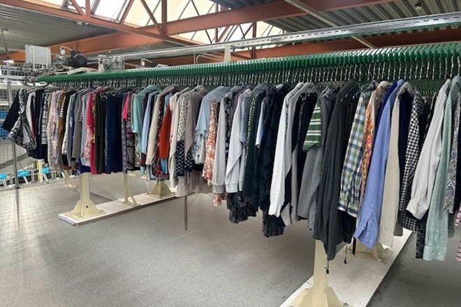Hangbaansysteem voor automatische sortering